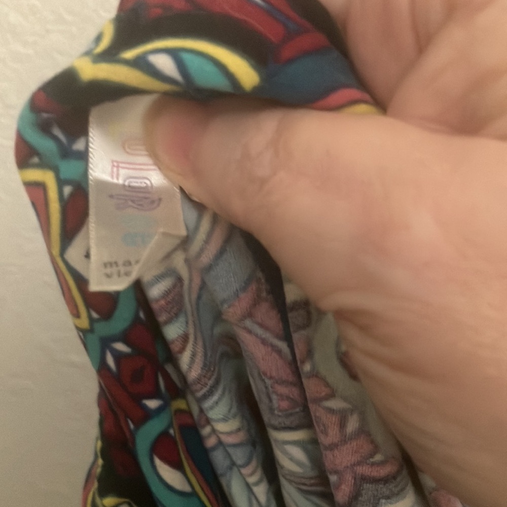 FINAL MARKDOWN Lularoe leggings tall and curvy - Picture 3 of 4